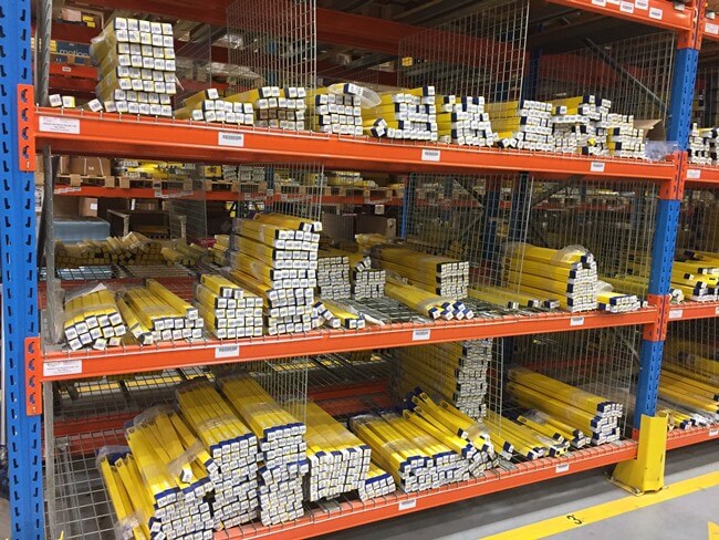 Paletové regály se síťovými panely a oddělovači